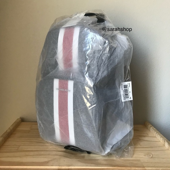🌼Michael Kors sling pack Men